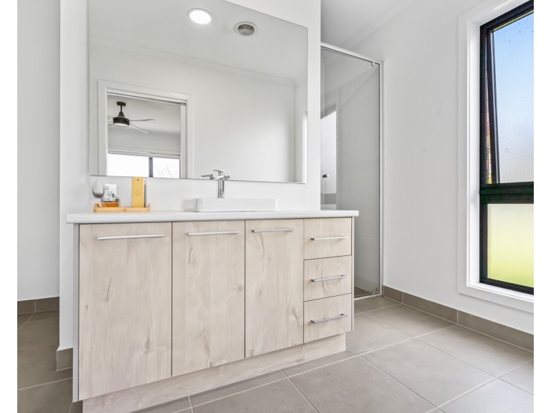 1 Levett Court, Portland VIC 3305