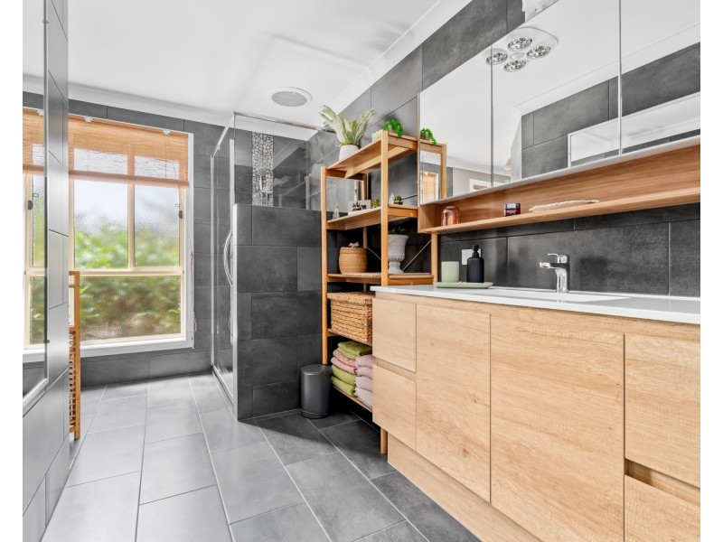 29 Oakpark Road, Portland VIC 3305