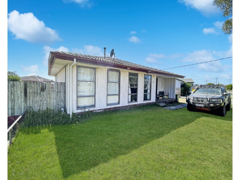 18 Wattle Crescent, Portland VIC 3305