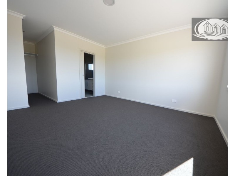 24 Ocean View Drive East, Narrawong VIC 3285