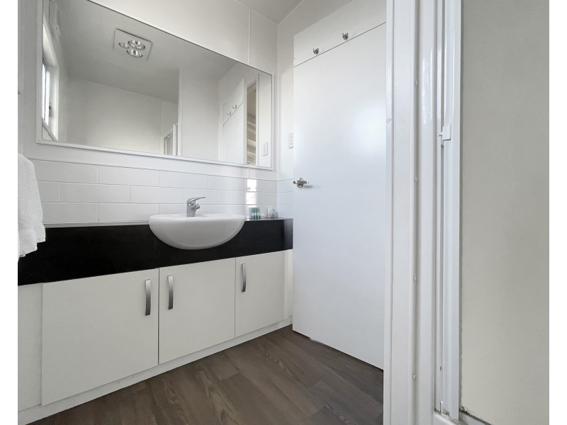 1/342 Dutton Way, Portland VIC 3305