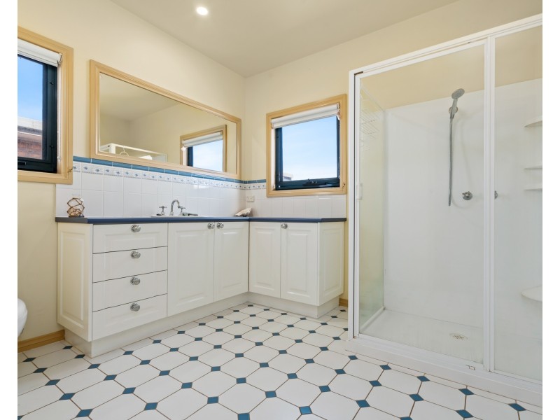 3 King George Parade, Portland VIC 3305