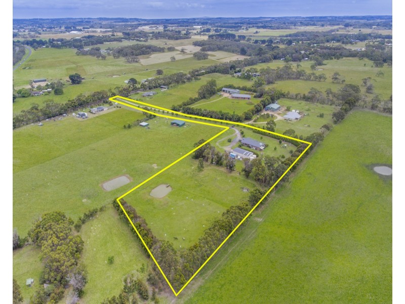 24 Tully Lane, Bolwarra VIC 3305