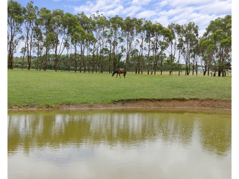 24 Tully Lane, Bolwarra VIC 3305