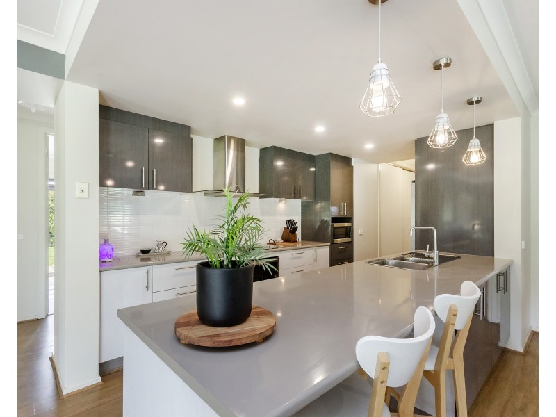 24 Tully Lane, Bolwarra VIC 3305