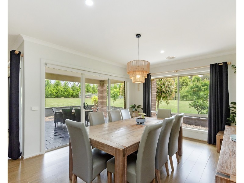 24 Tully Lane, Bolwarra VIC 3305
