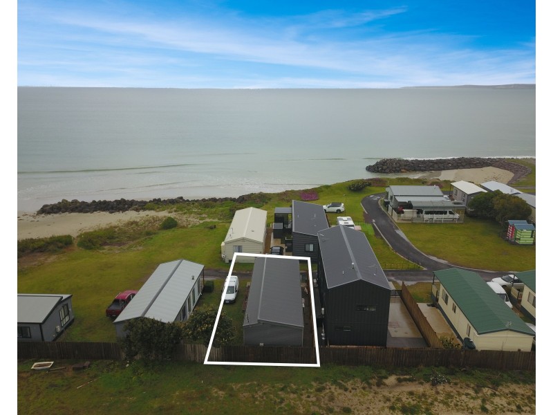 18/342 Dutton Way, Portland VIC 3305