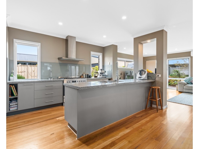 7 Aquarius Court, Portland VIC 3305