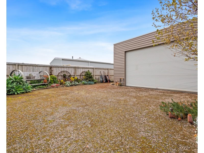 7 Aquarius Court, Portland VIC 3305