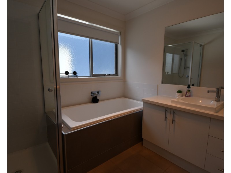 11 Seaview Terrace, Portland North VIC 3305