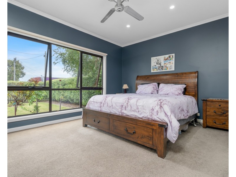 37 Waterford Avenue, Portland VIC 3305