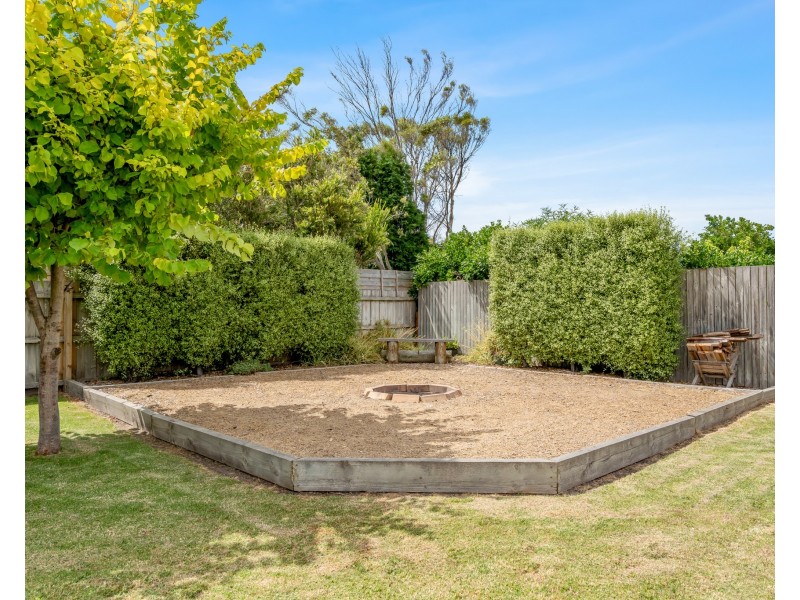 37 Waterford Avenue, Portland VIC 3305