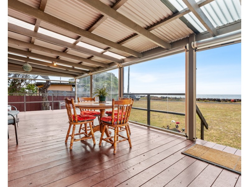 17 Beach Road, Portland VIC 3305