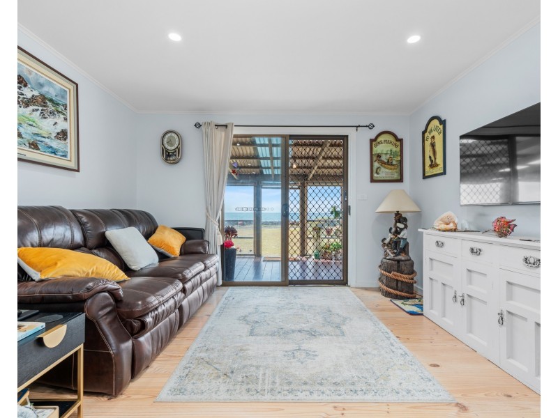 17 Beach Road, Portland VIC 3305