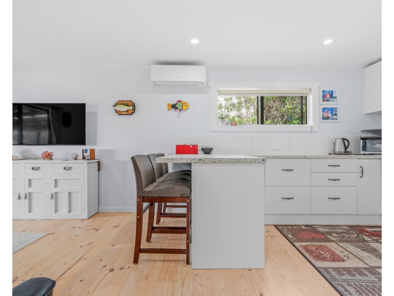 17 Beach Road, Portland VIC 3305