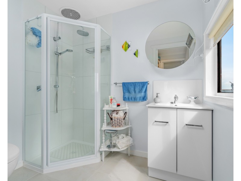 17 Beach Road, Portland VIC 3305