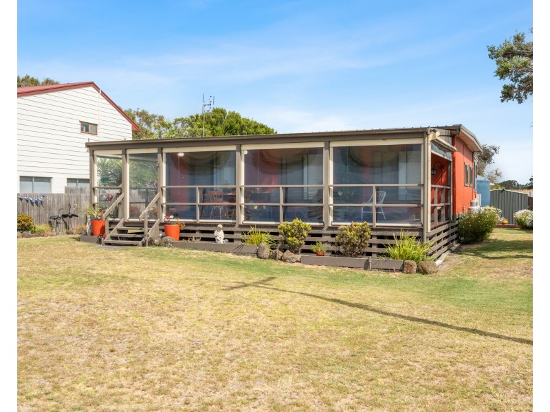 17 Beach Road, Portland VIC 3305