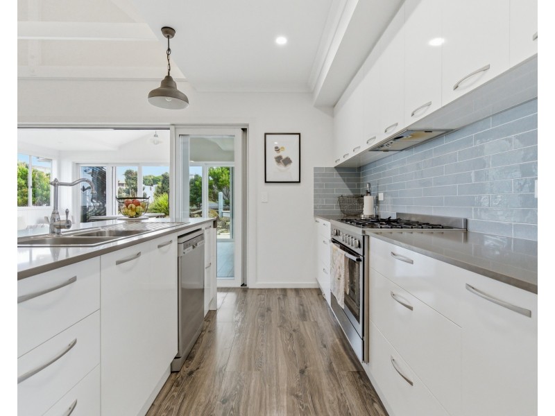 18 Atlantis Avenue, Portland VIC 3305