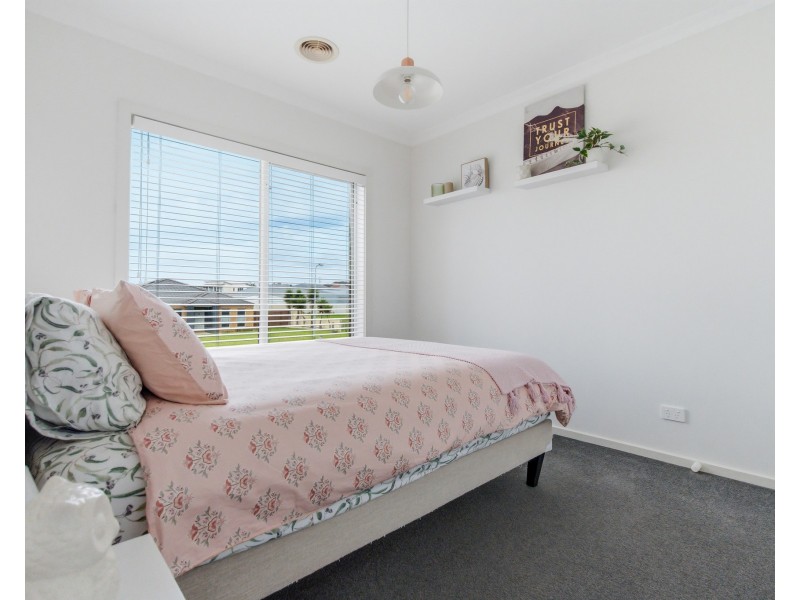 18 Atlantis Avenue, Portland VIC 3305