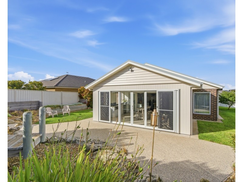 18 Atlantis Avenue, Portland VIC 3305