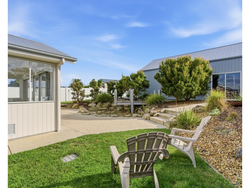 18 Atlantis Avenue, Portland VIC 3305
