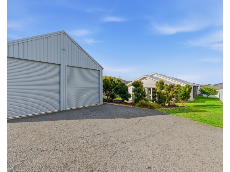 18 Atlantis Avenue, Portland VIC 3305