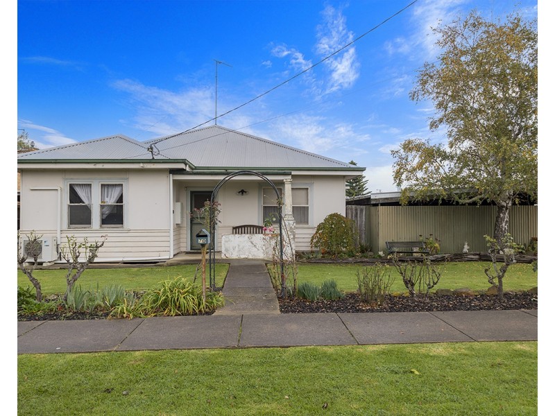 70 Mount Napier Road, Hamilton VIC 3300