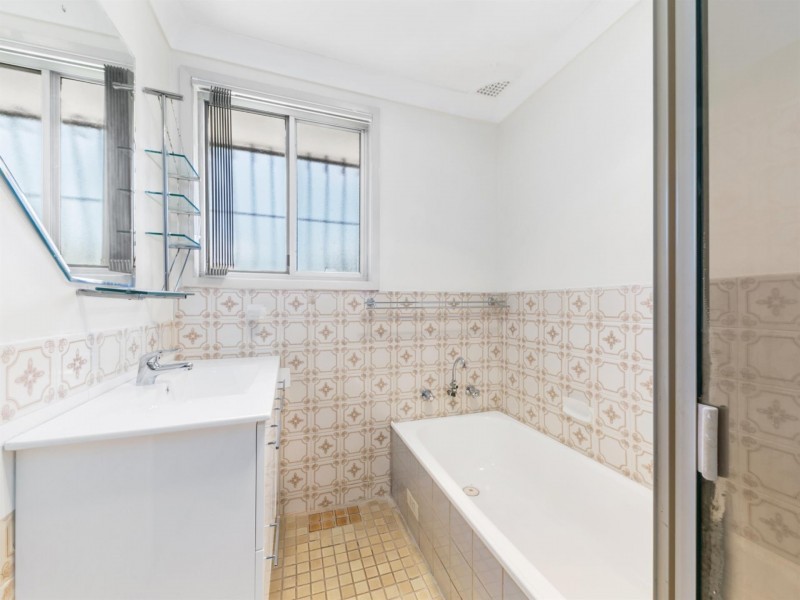 32 Nairana Drive, Marayong NSW 2148