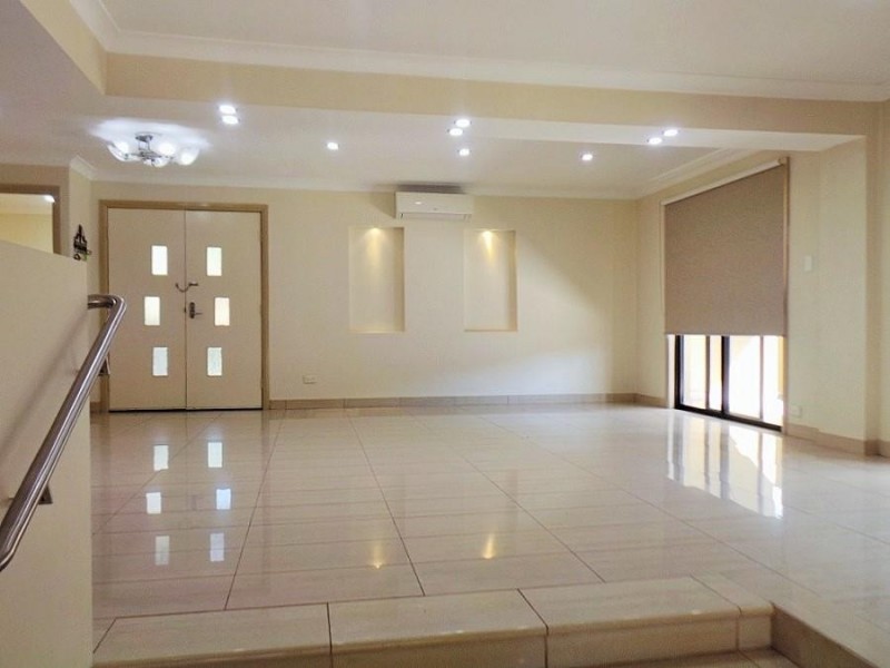 37 Cowper  Circle, Quakers Hill NSW 2763