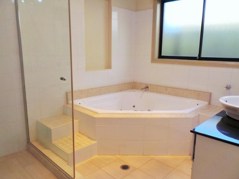 37 Cowper  Circle, Quakers Hill NSW 2763