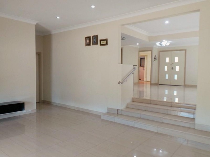 37 Cowper  Circle, Quakers Hill NSW 2763