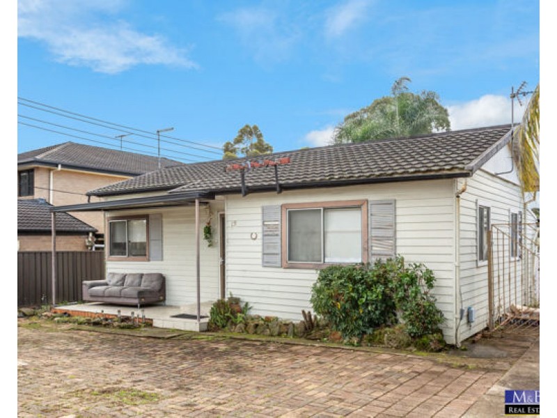 13 Earle  Street, Doonside NSW 2767