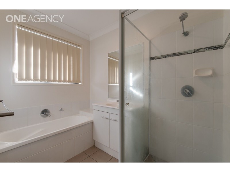 37 Searle Street, Thabeban QLD 4670