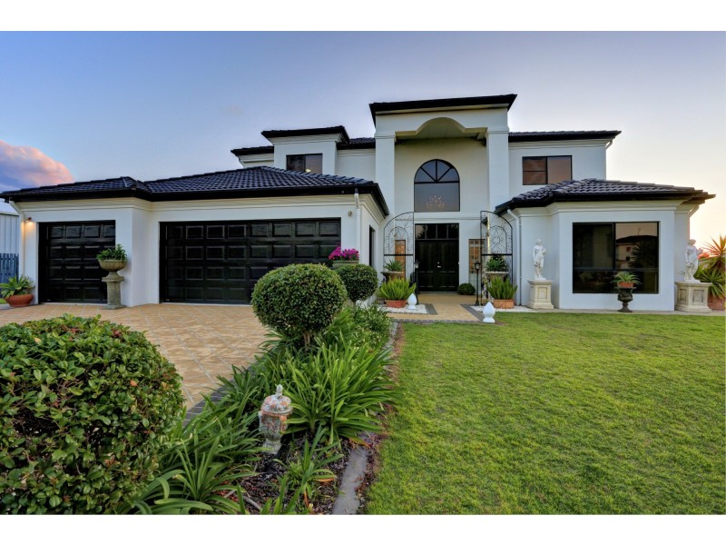 25 Coral Cove Drive, Coral Cove QLD 4670