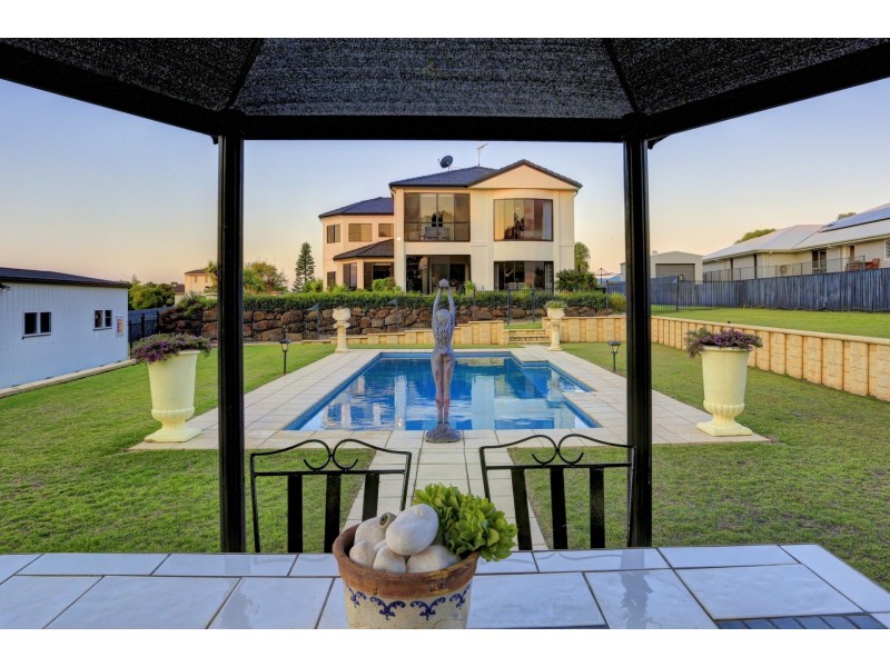 25 Coral Cove Drive, Coral Cove QLD 4670