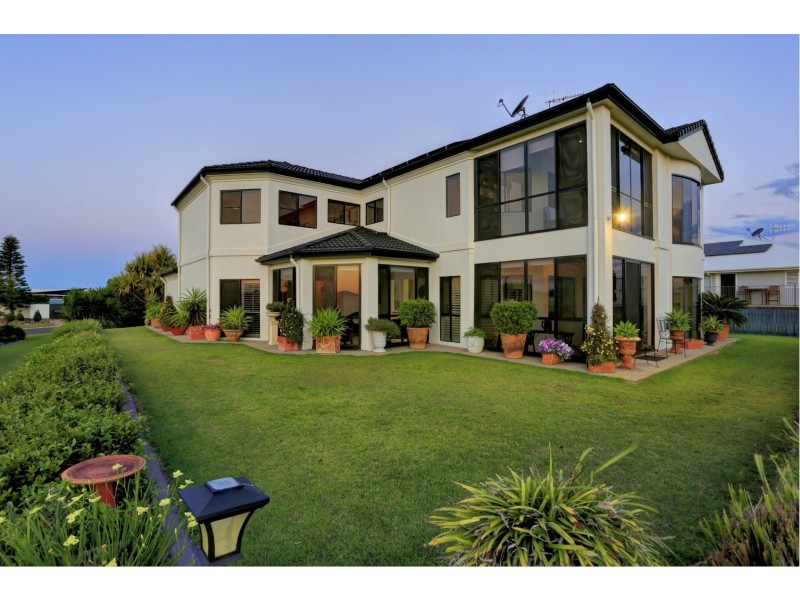 25 Coral Cove Drive, Coral Cove QLD 4670