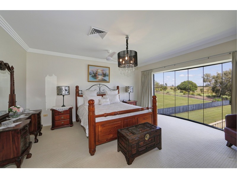 25 Coral Cove Drive, Coral Cove QLD 4670