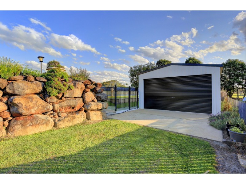 25 Coral Cove Drive, Coral Cove QLD 4670