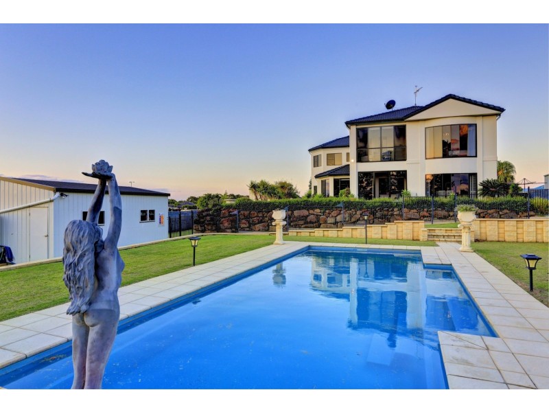 25 Coral Cove Drive, Coral Cove QLD 4670