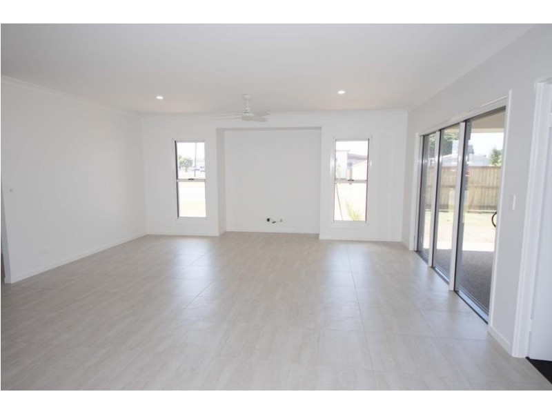 2 Tesch Street, Thabeban QLD 4670