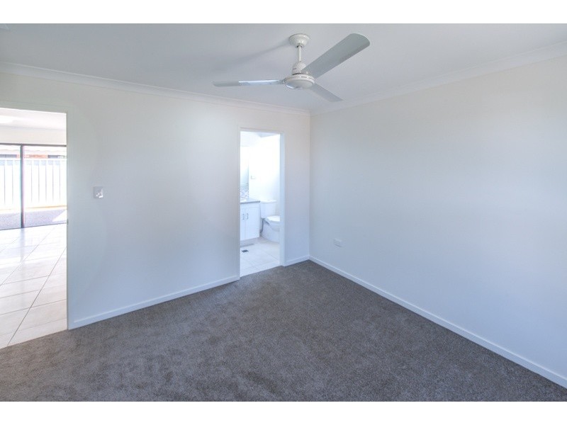 2/191 Barolin Street, Avenell Heights QLD 4670
