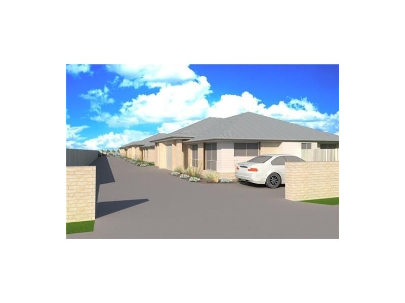 1-8 / 36 Takalvan Street, Svensson Heights QLD 4670