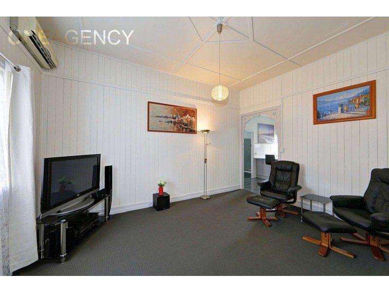 1 Hurst Street, Walkervale QLD 4670