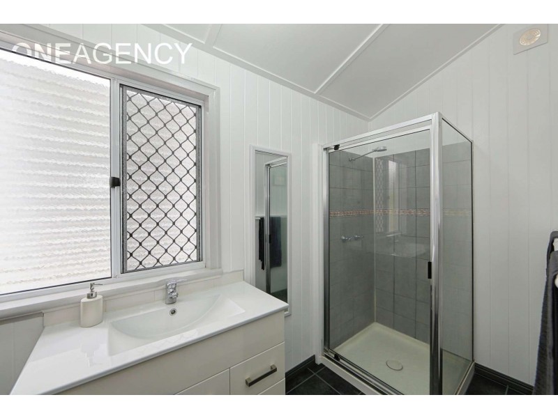 1 Hurst Street, Walkervale QLD 4670