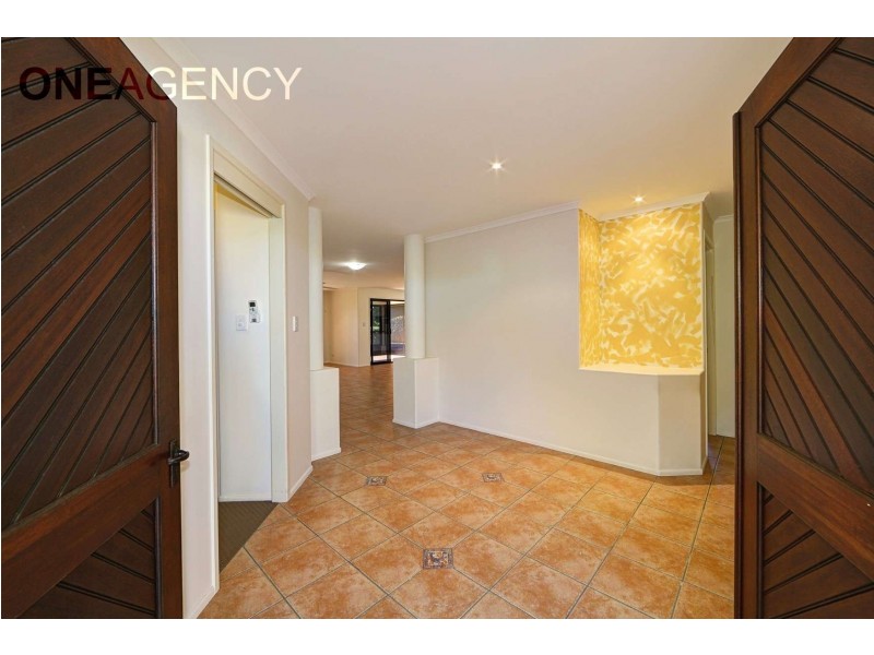 24/5 Chantelle Circuit, Coral Cove QLD 4670