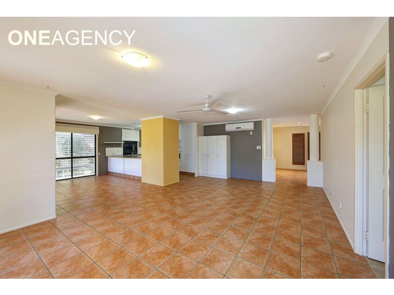 24/5 Chantelle Circuit, Coral Cove QLD 4670