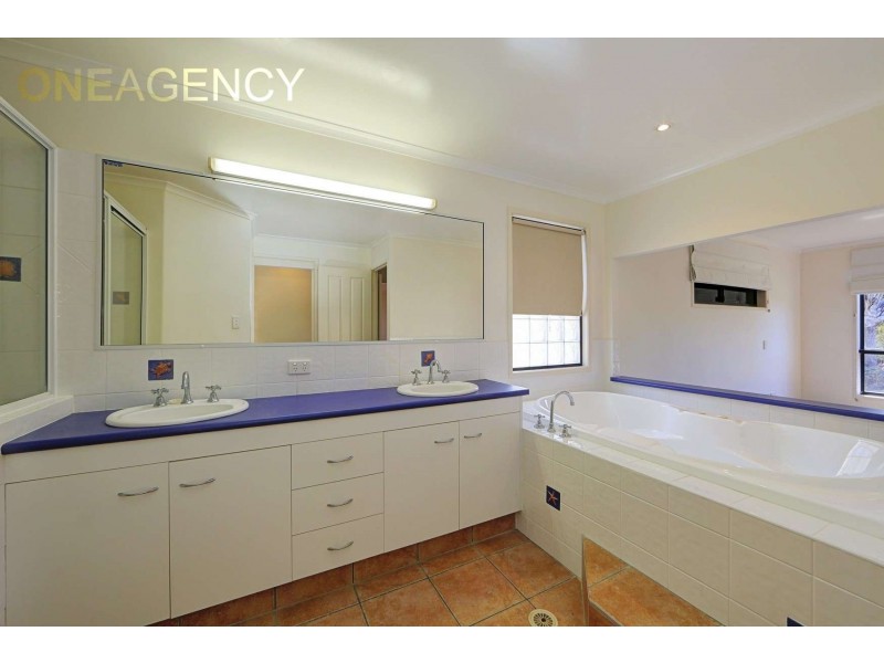 24/5 Chantelle Circuit, Coral Cove QLD 4670