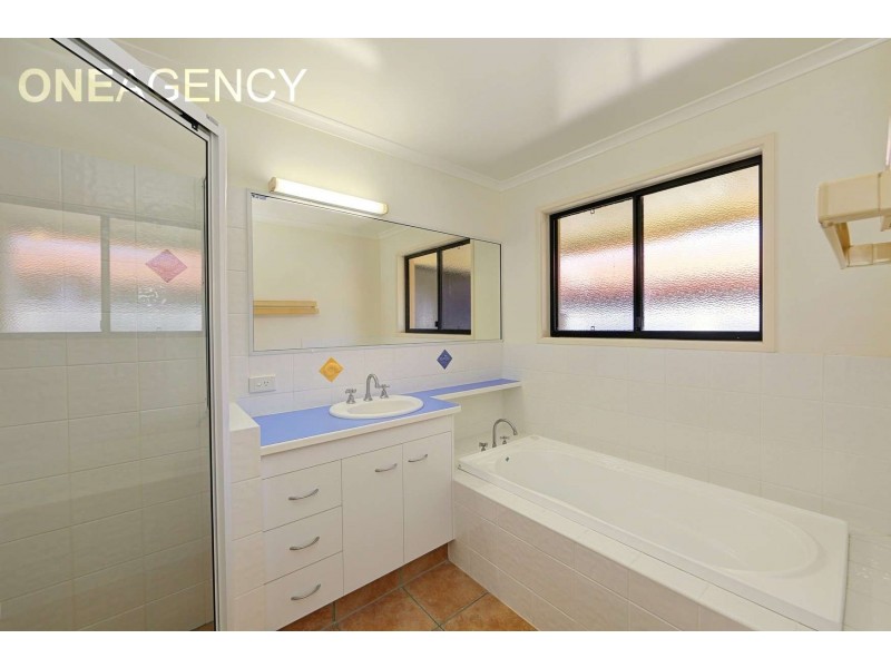 24/5 Chantelle Circuit, Coral Cove QLD 4670