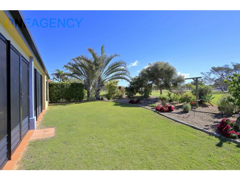 24/5 Chantelle Circuit, Coral Cove QLD 4670