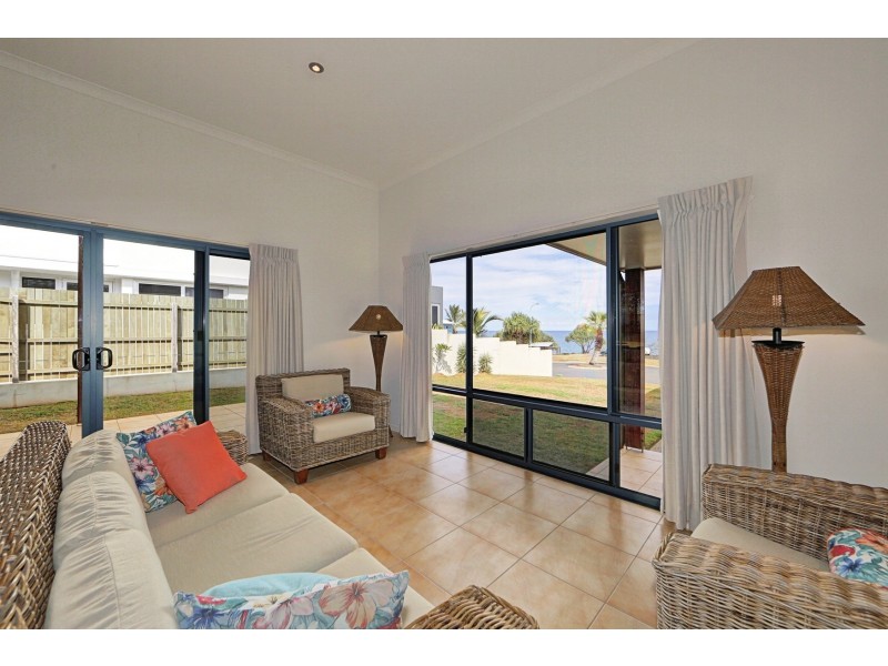 2 Arthur Brown Court, Coral Cove QLD 4670